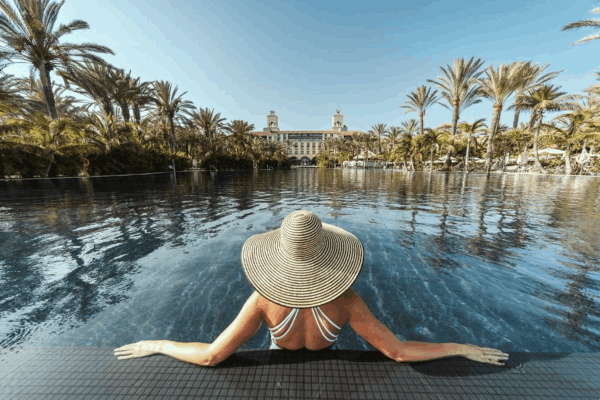 Infinity-Pool_EL-LAGO