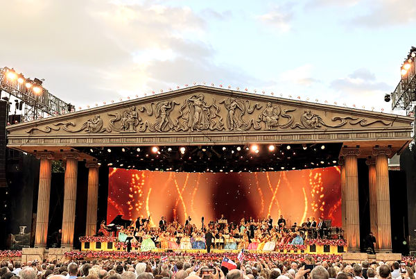 MAASTRICHT_ANDRE RIEU_BUEHNE